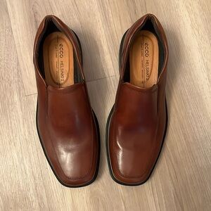 Dress shoes